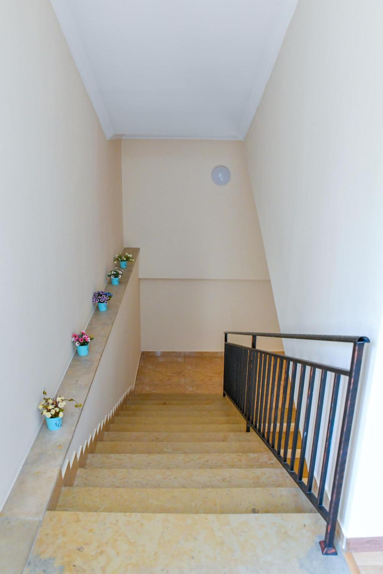 Just Inn Kutaisi Dış mekan fotoğraf
