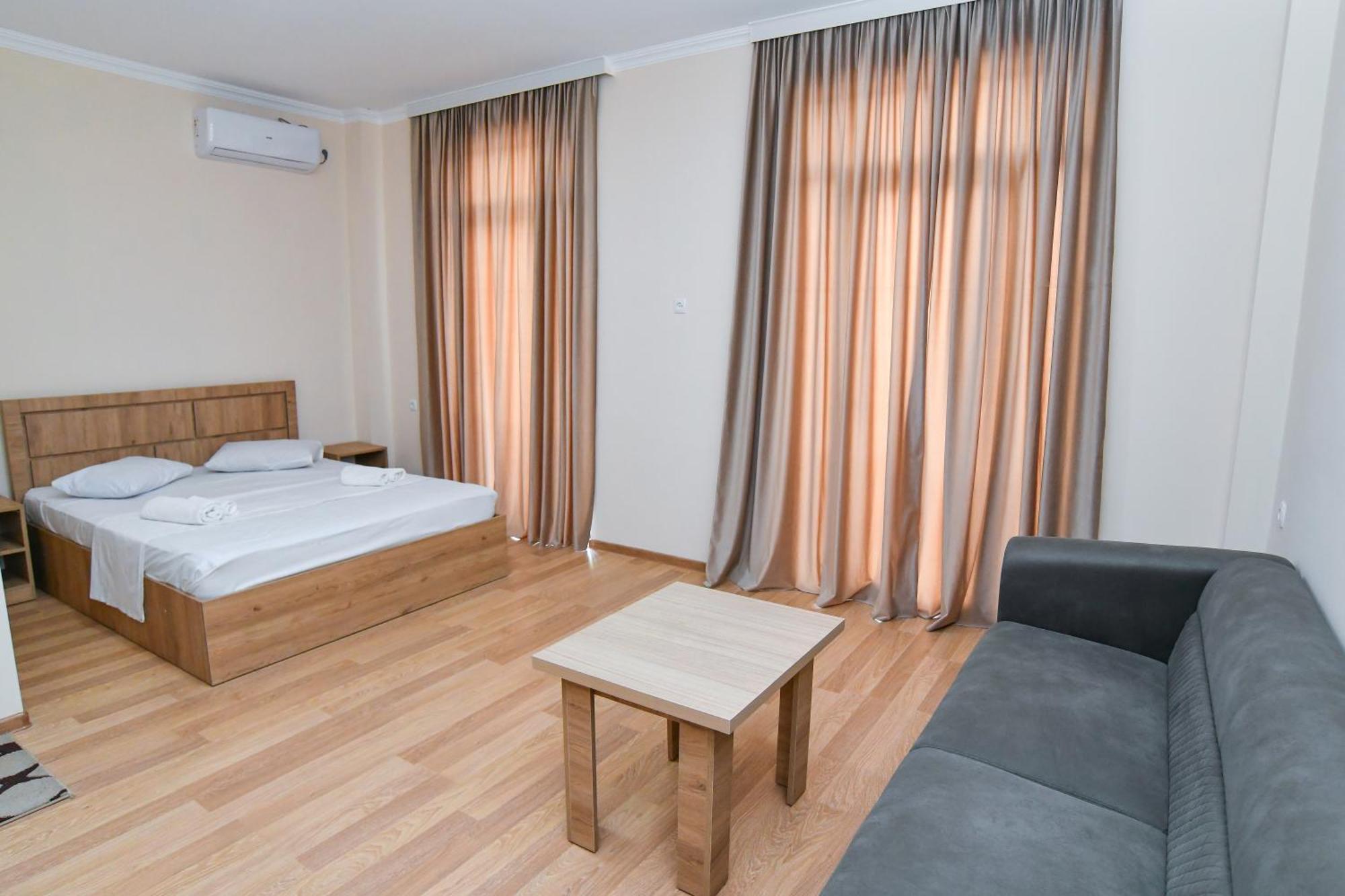 Just Inn Kutaisi Dış mekan fotoğraf
