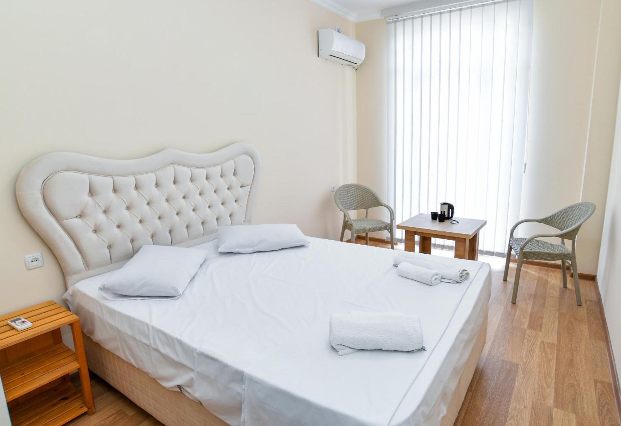 Just Inn Kutaisi Dış mekan fotoğraf