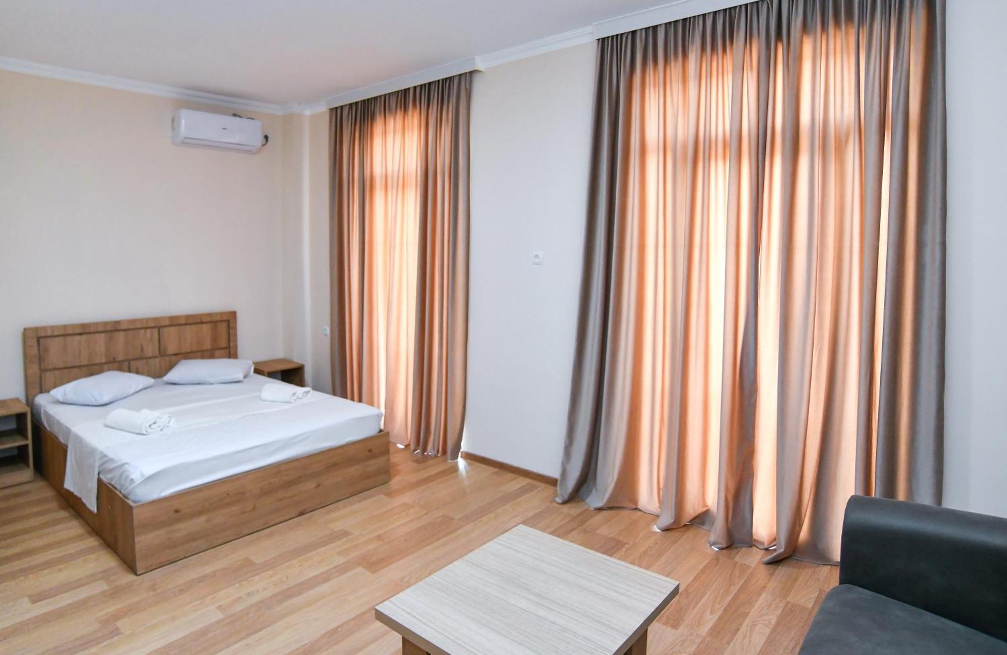 Just Inn Kutaisi Dış mekan fotoğraf