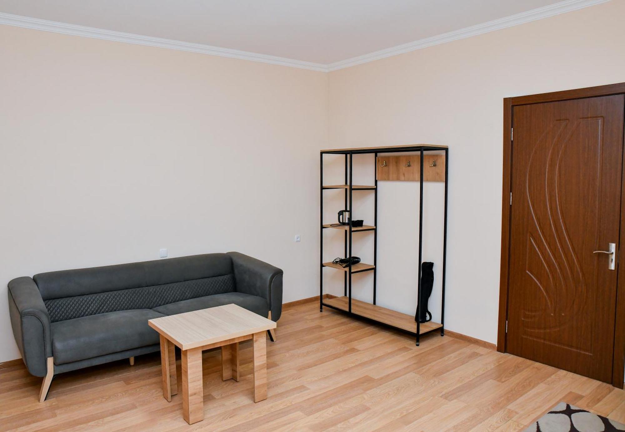 Just Inn Kutaisi Dış mekan fotoğraf