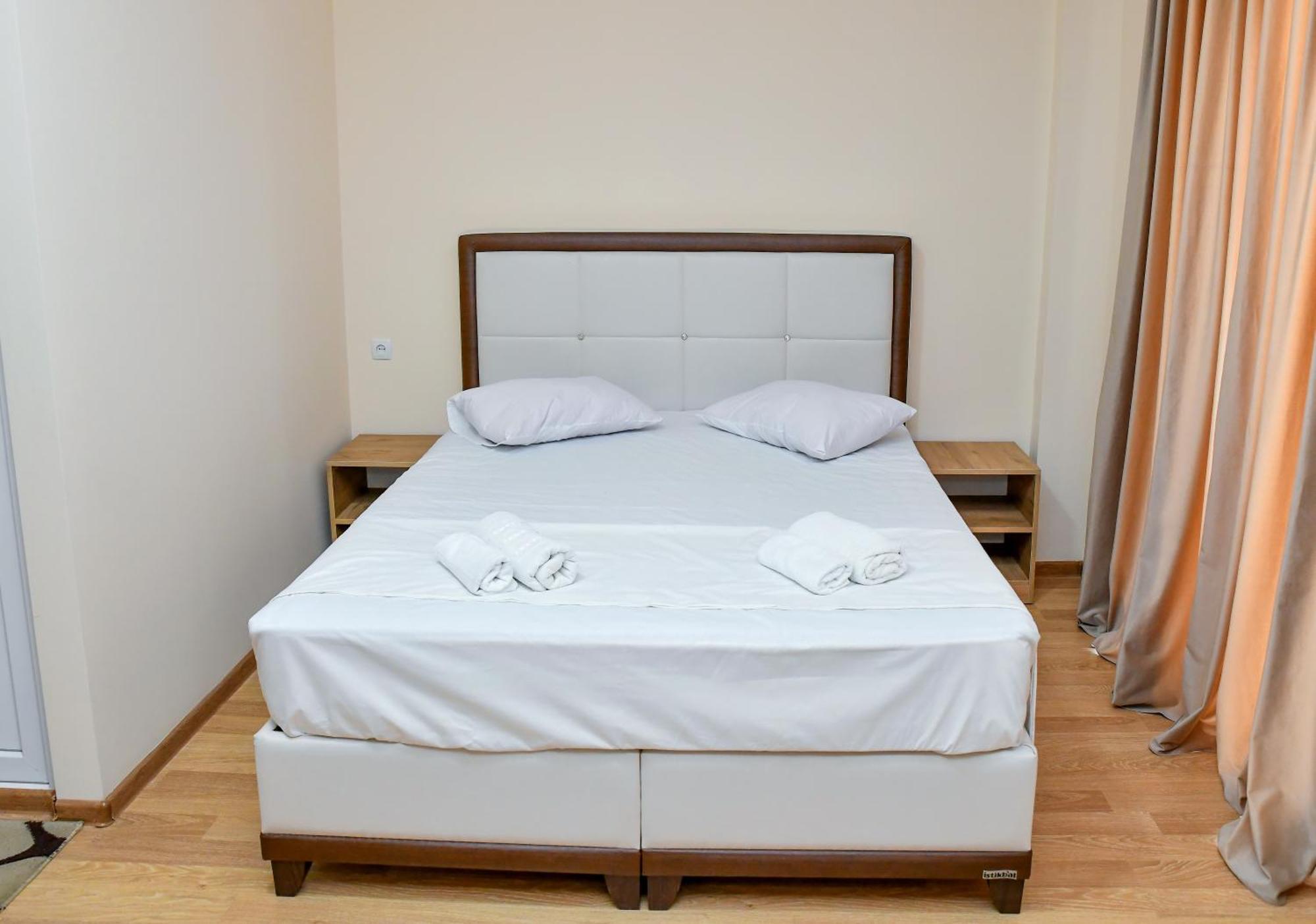 Just Inn Kutaisi Dış mekan fotoğraf