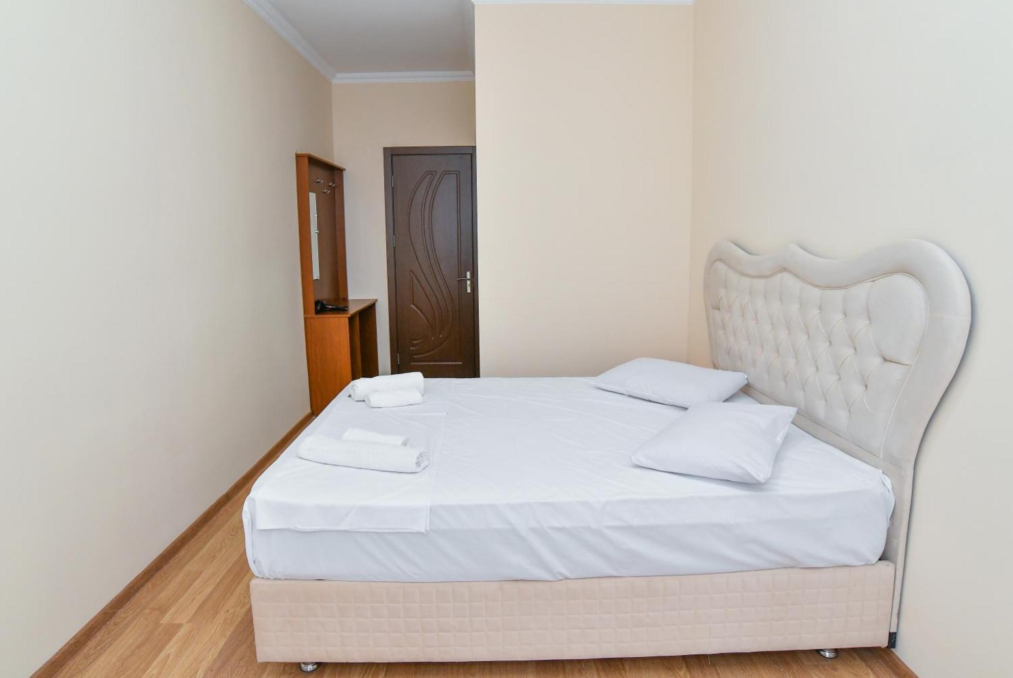 Just Inn Kutaisi Dış mekan fotoğraf