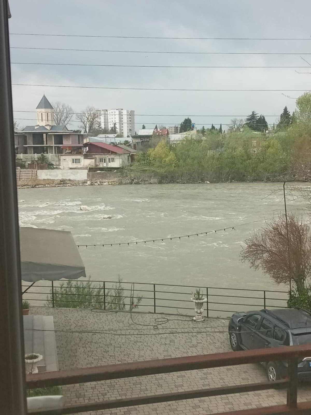 Just Inn Kutaisi Dış mekan fotoğraf