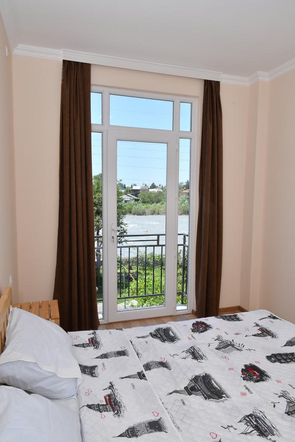 Just Inn Kutaisi Dış mekan fotoğraf